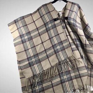 Poncho Sweater Womens One Size Cream/Black/purple Plaid Front Clasp